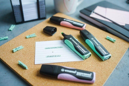 Set bureau avec 8 Surligneurs STABILO GREEN BOSS - pratique - Organisatoo