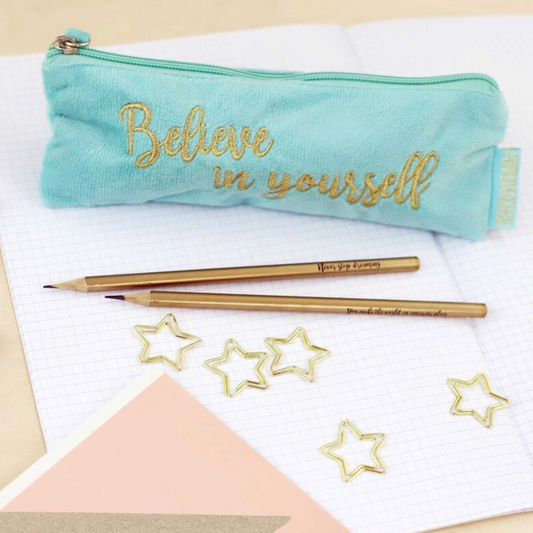 Set Trousse turquoise avec 2 crayons et 5 trombones étoiles